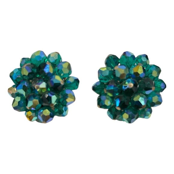 Vintage Green Aurora Borealis Glass Bead Cluster Clip On Earrings - Picture 1 of 6